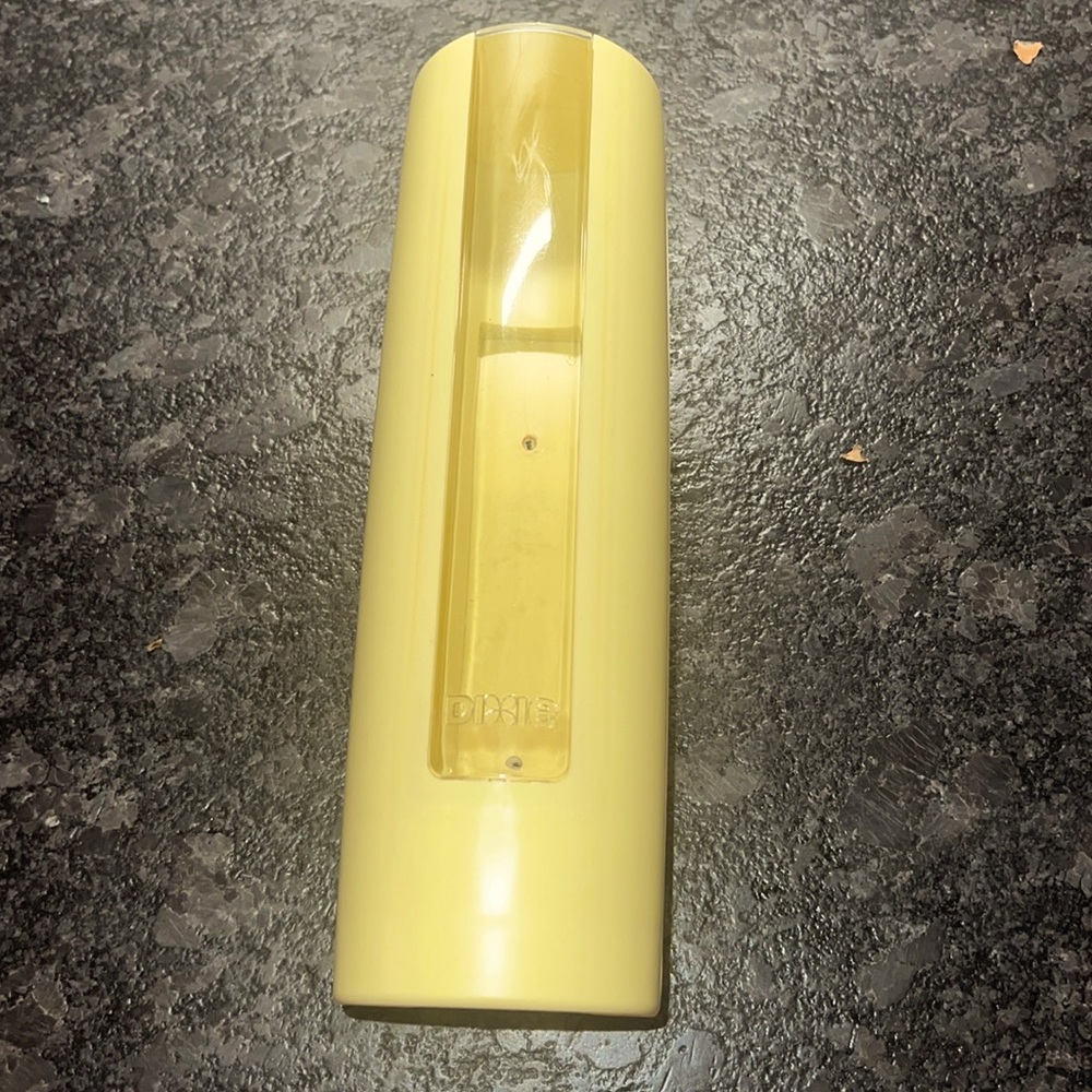 DIXIE CUP DISPENSER. 1950’s1960’s VintageIn very good condition. Uses 5 …